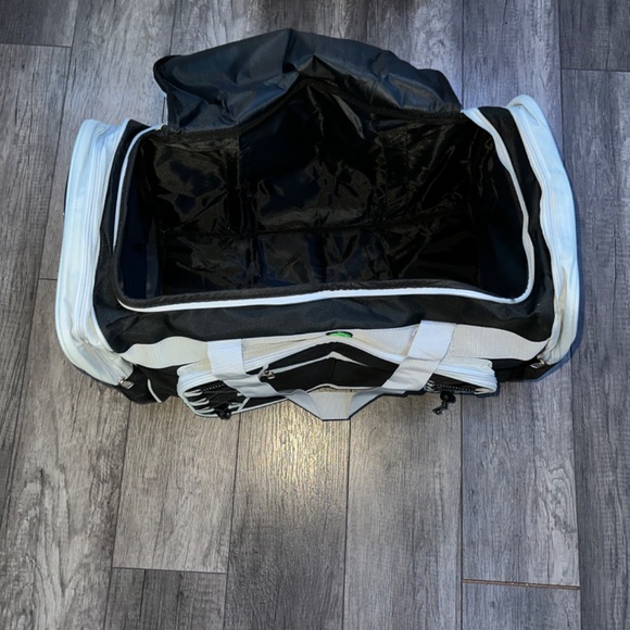 Duffle bag - Picture 2 of 2